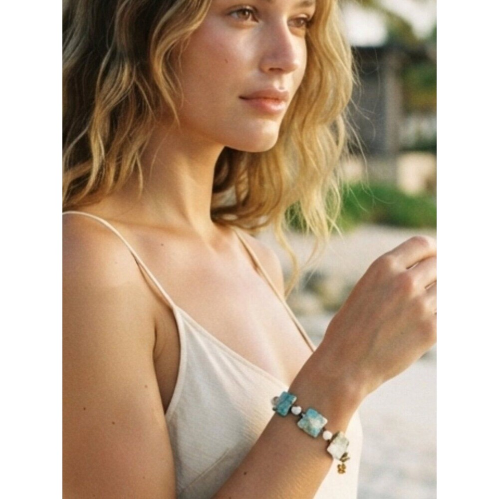 NWOT Laiclay Handmade Turquoise & Gold Splash Square Bead Bracelet